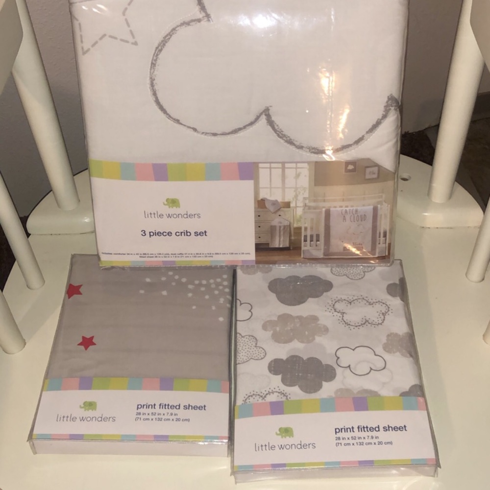A crib bed set